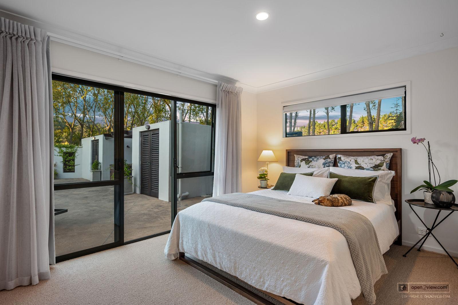 Slider image of 44 Hardens Lane, Auckland