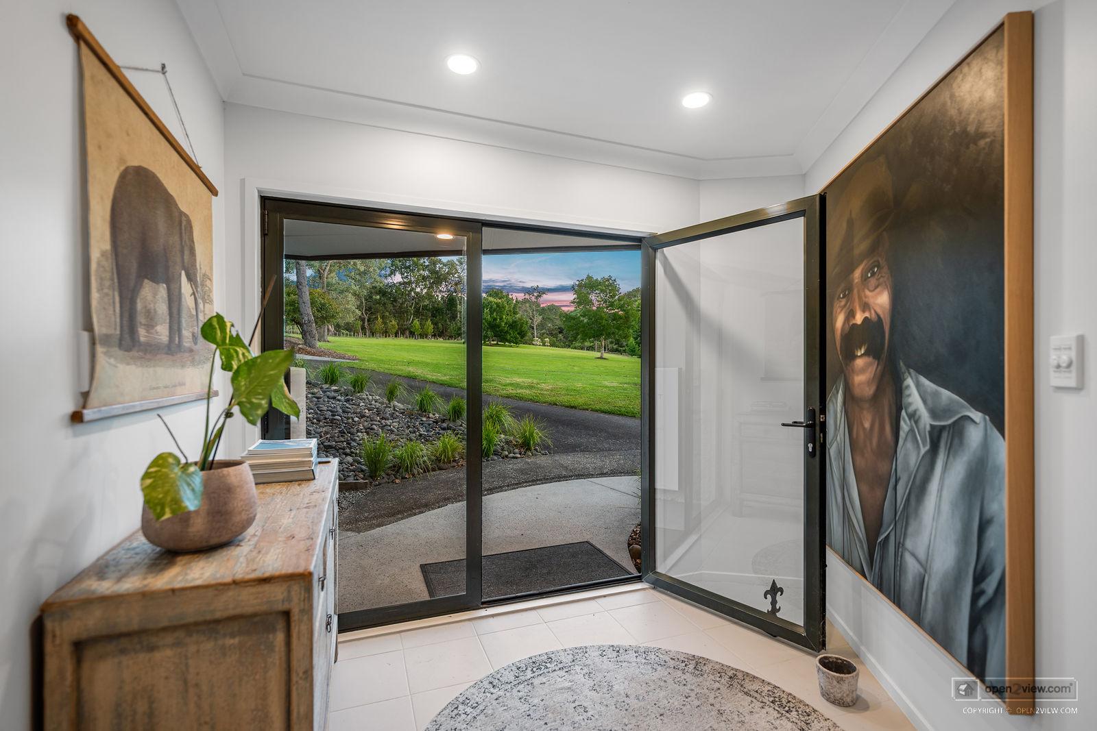 Slider image of 44 Hardens Lane, Auckland