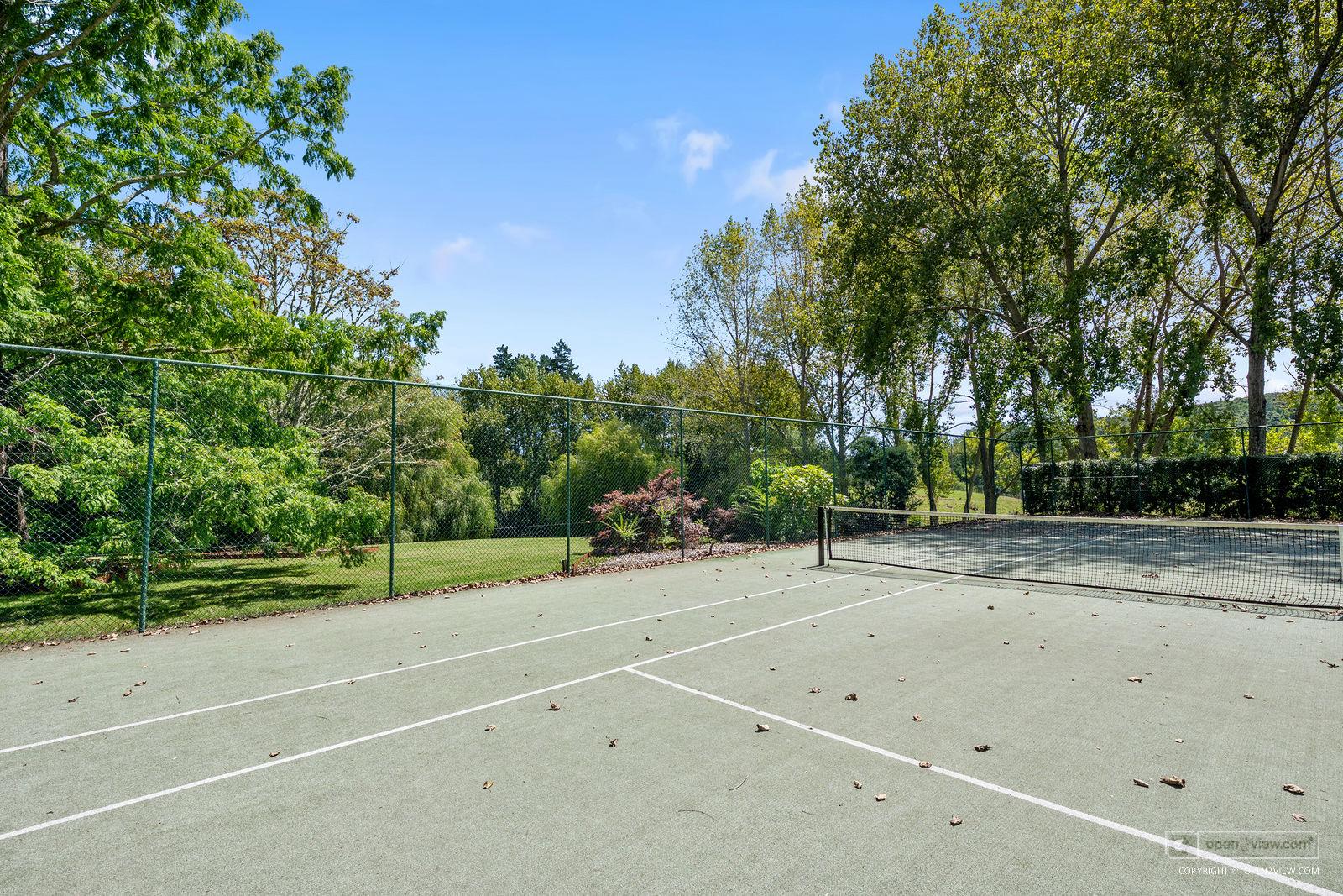 Slider image of 44 Hardens Lane, Auckland