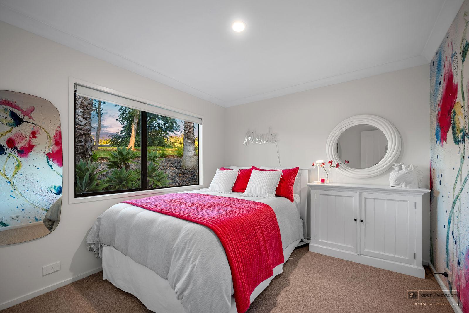 Slider image of 44 Hardens Lane, Auckland