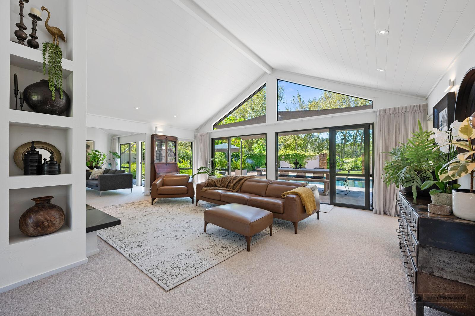 Slider image of 44 Hardens Lane, Auckland