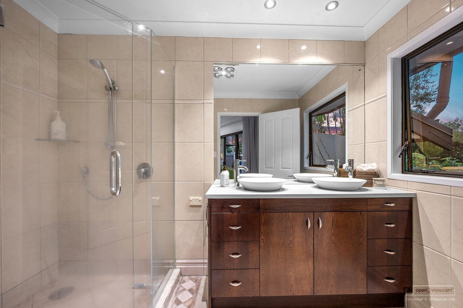 Slider image of 44 Hardens Lane, Auckland