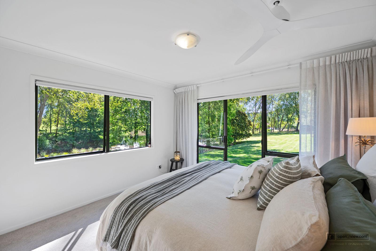 Slider image of 44 Hardens Lane, Auckland