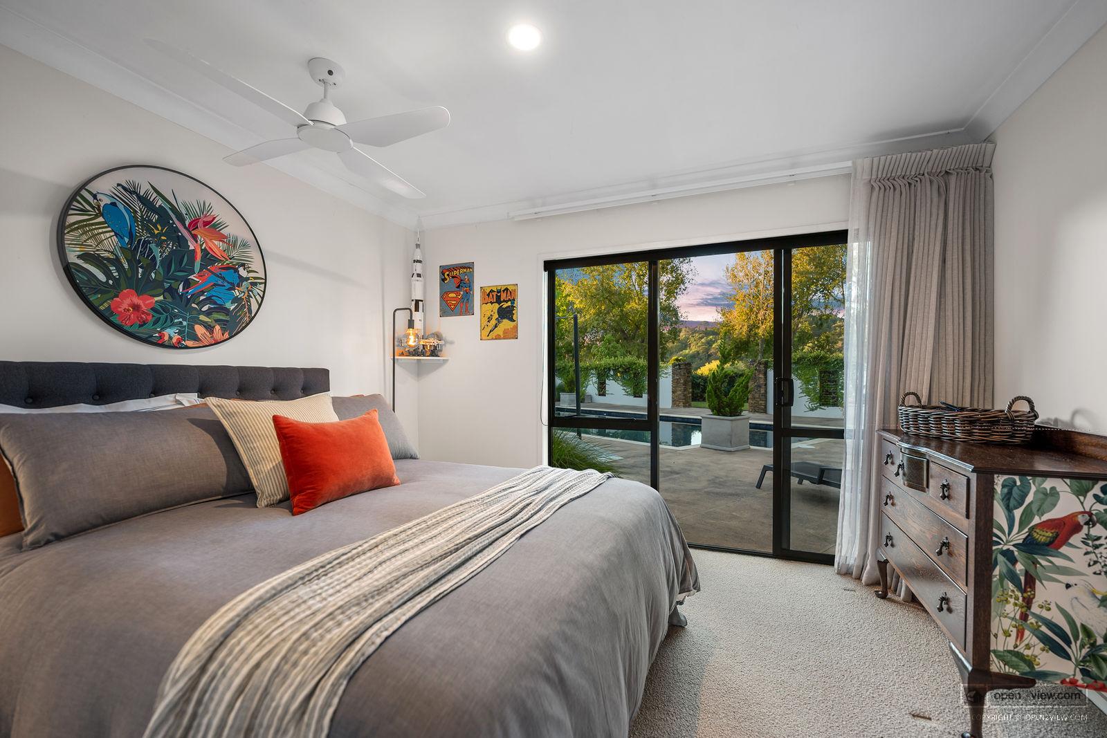 Slider image of 44 Hardens Lane, Auckland