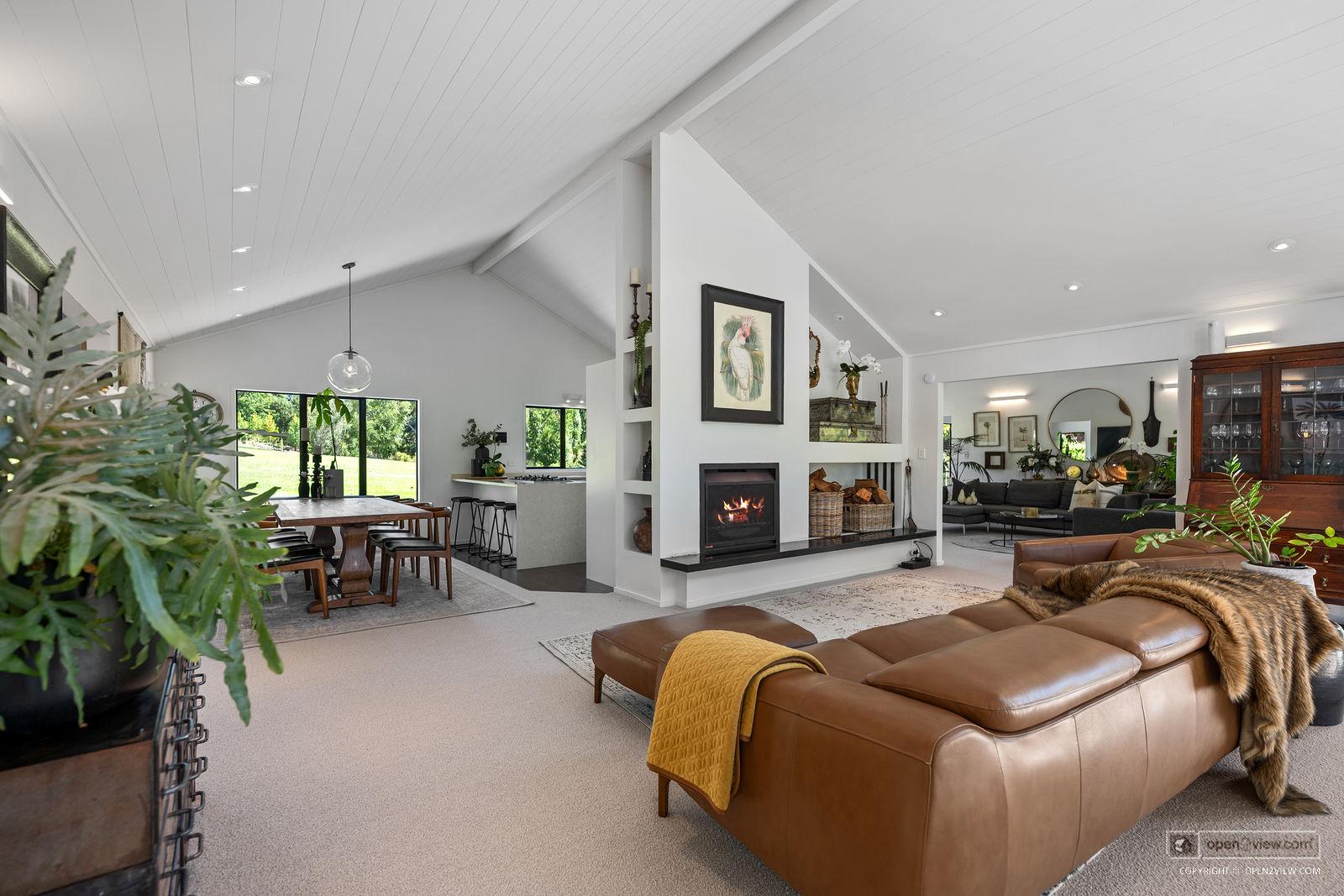 Slider image of 44 Hardens Lane, Auckland