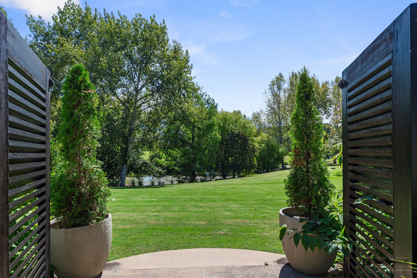 Slider image of 44 Hardens Lane, Auckland