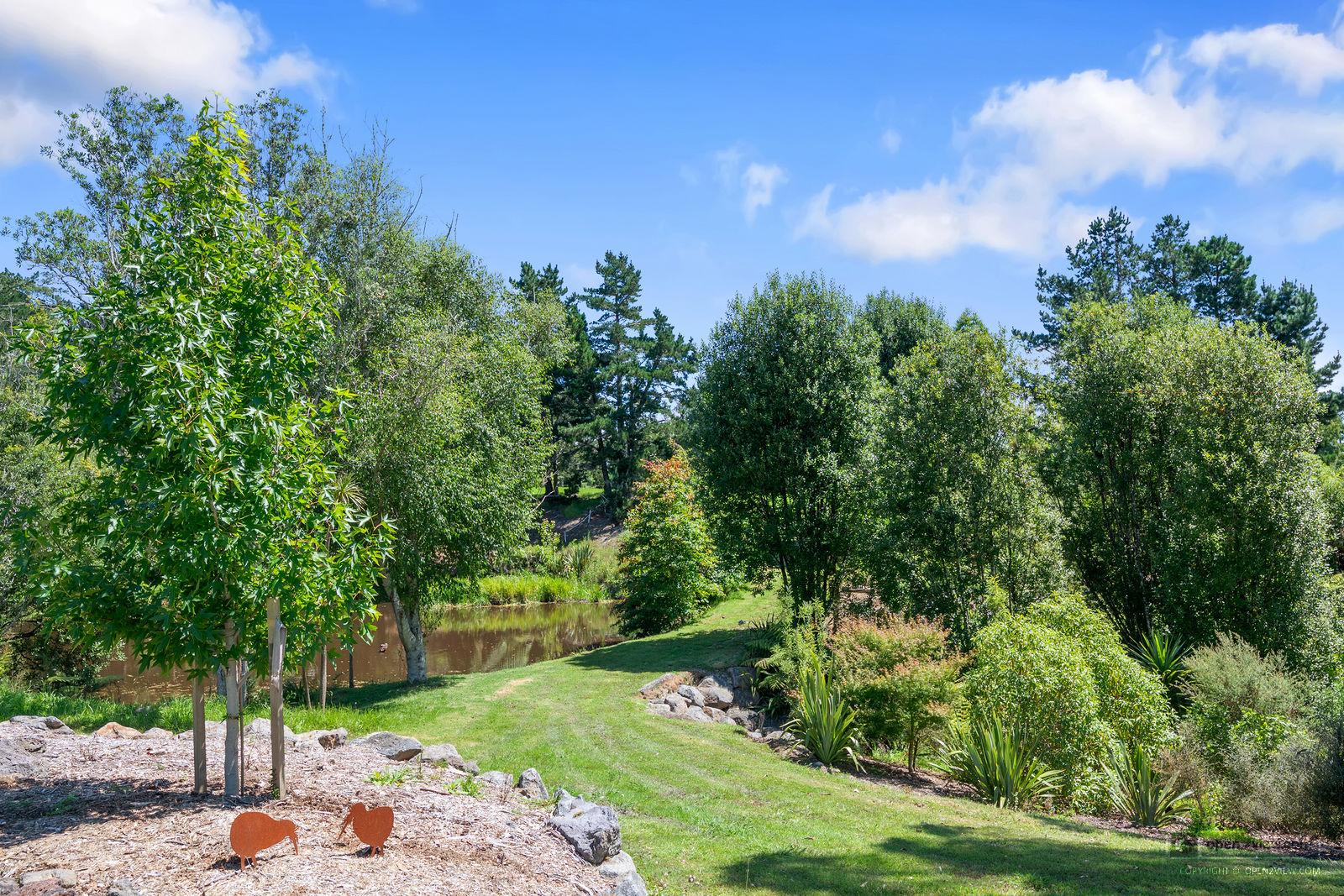 Slider image of 44 Hardens Lane, Auckland