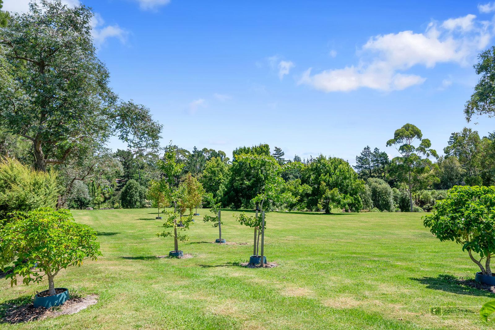 Slider image of 44 Hardens Lane, Auckland