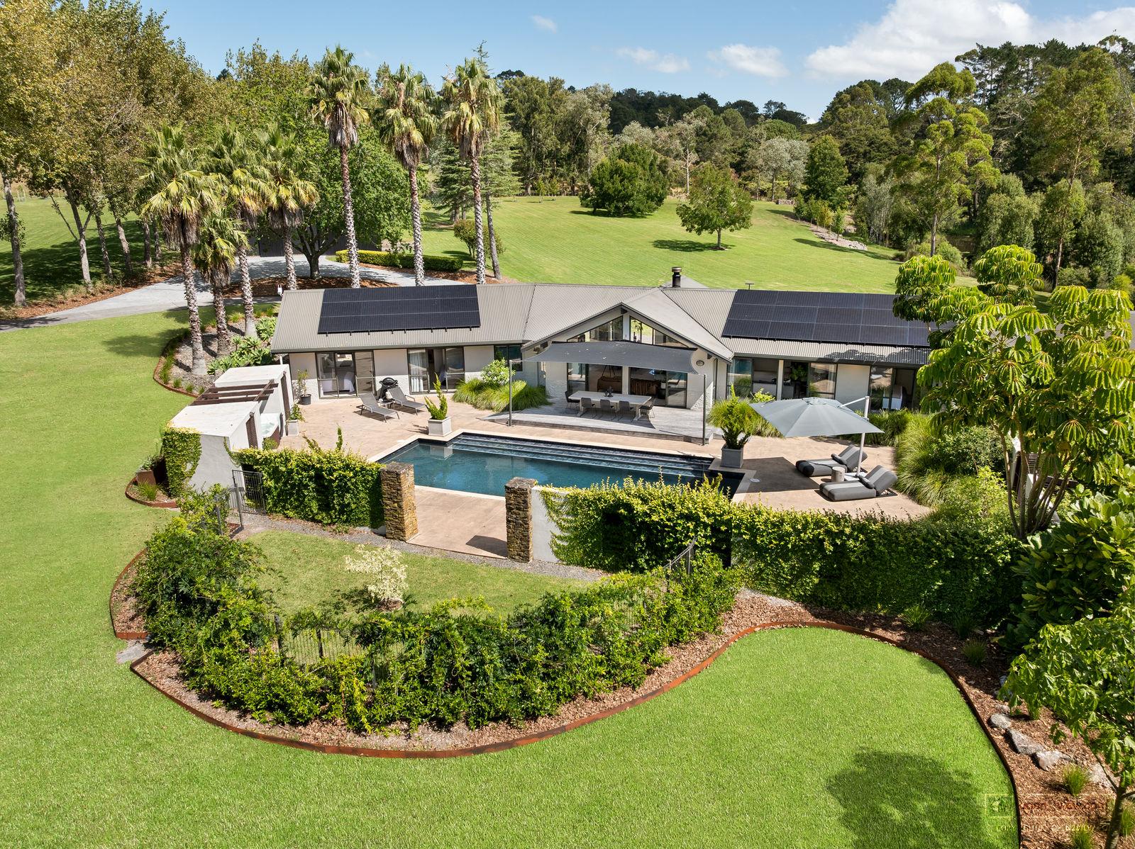 Slider image of 44 Hardens Lane, Auckland