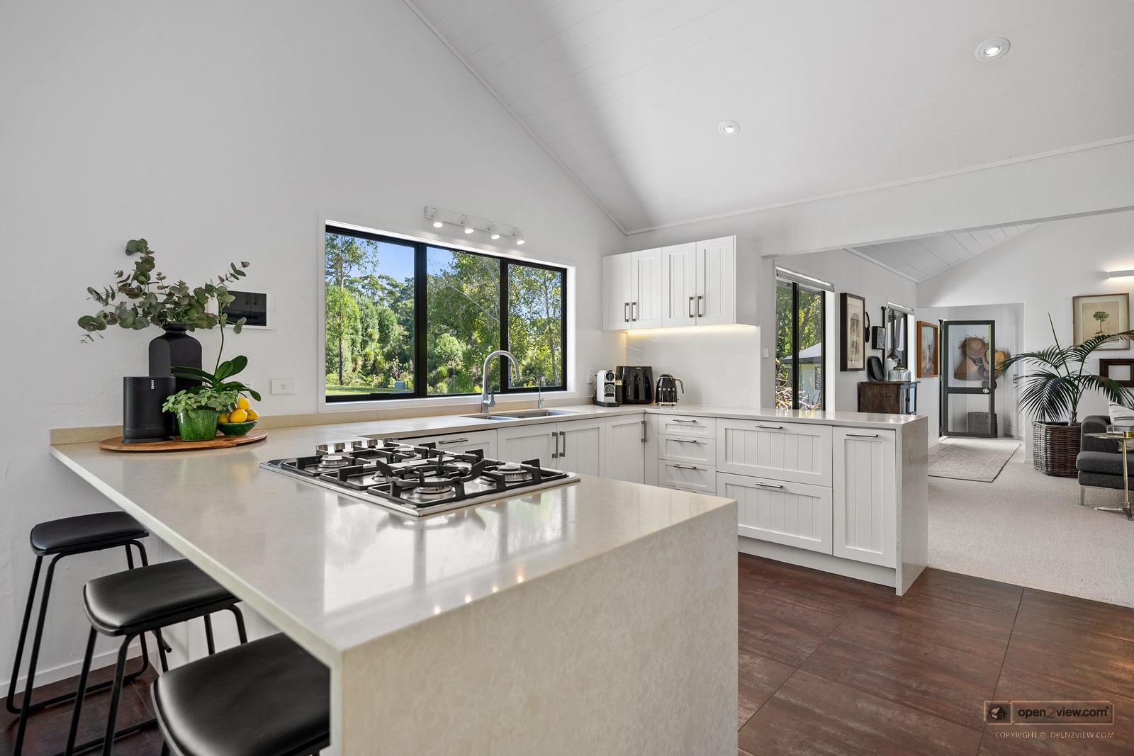 Slider image of 44 Hardens Lane, Auckland