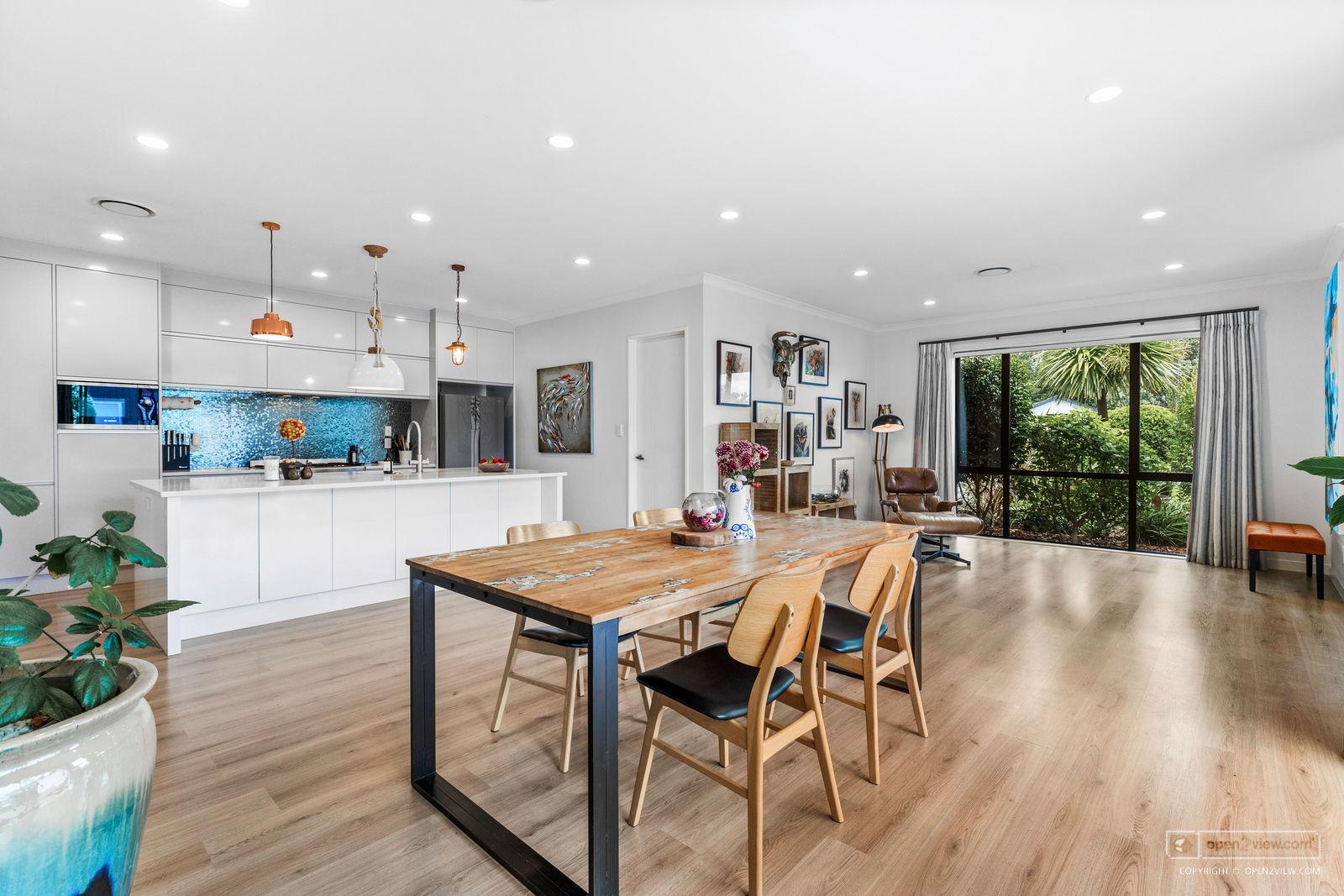 Slider image of 45 Pohutukawa Parade, Auckland