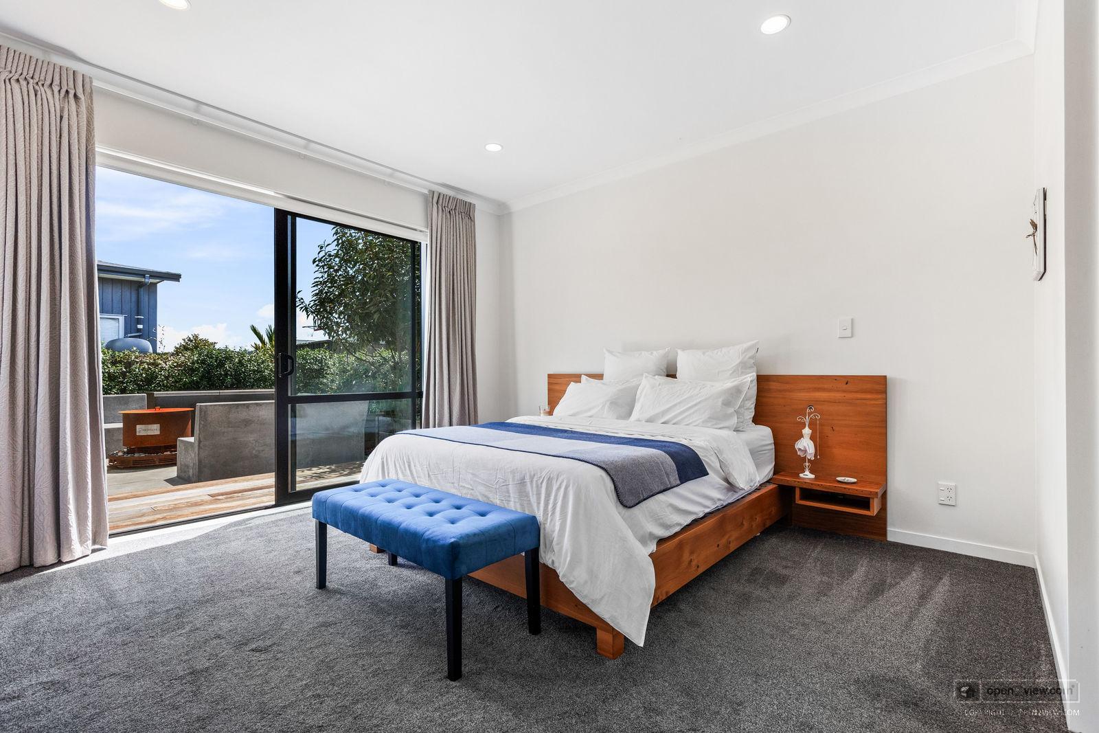 Slider image of 45 Pohutukawa Parade, Auckland