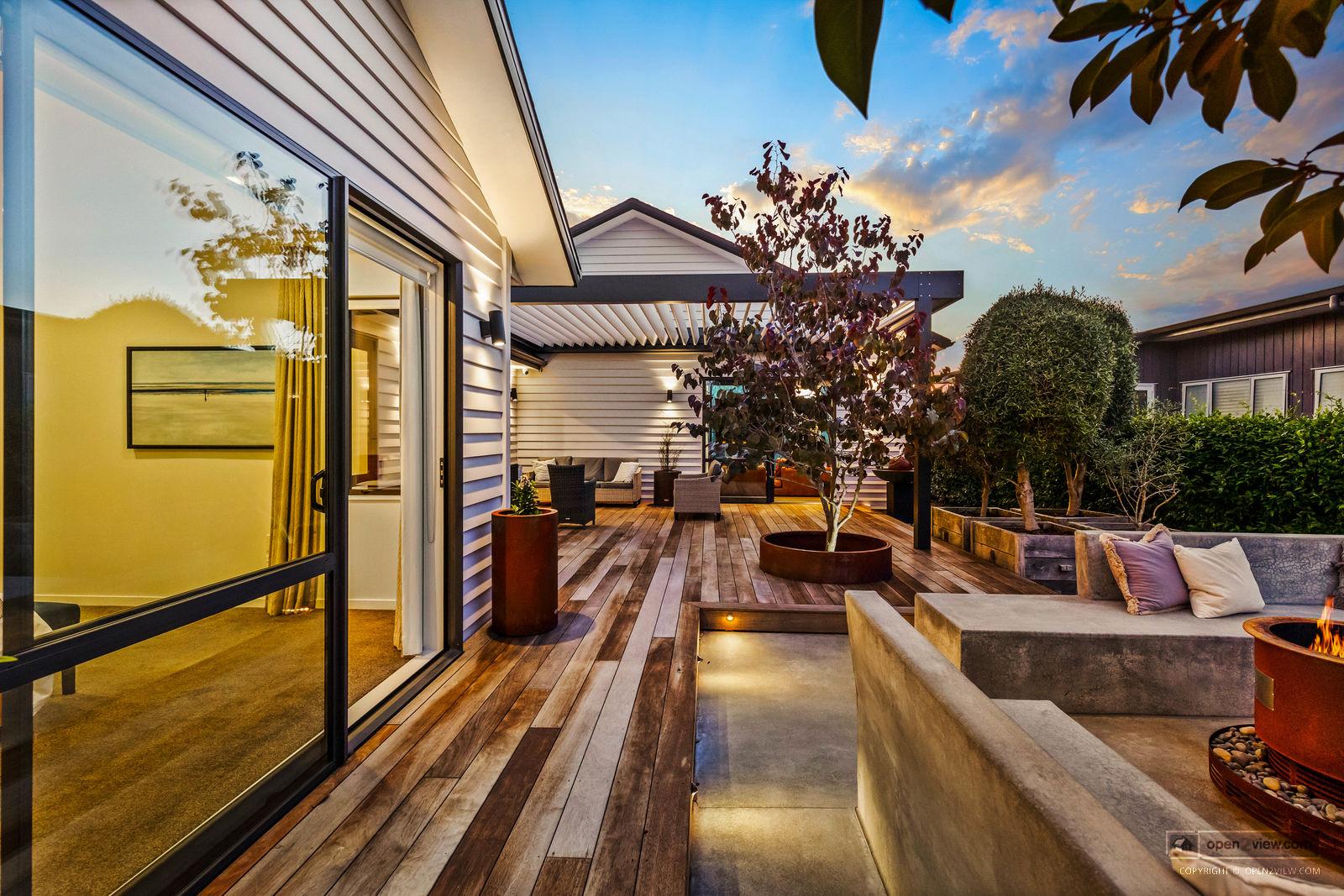 Slider image of 45 Pohutukawa Parade, Auckland