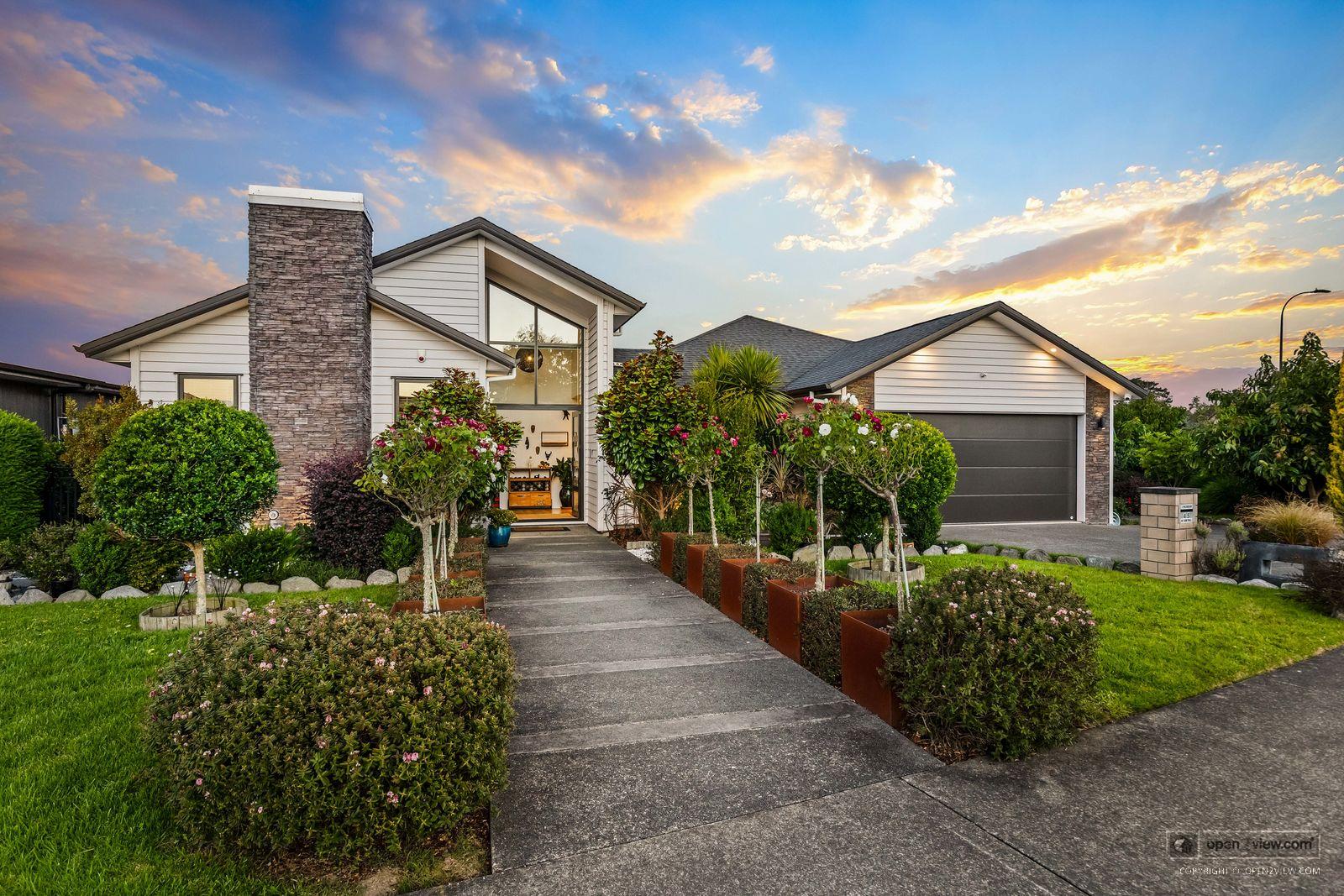 Slider image of 45 Pohutukawa Parade, Auckland