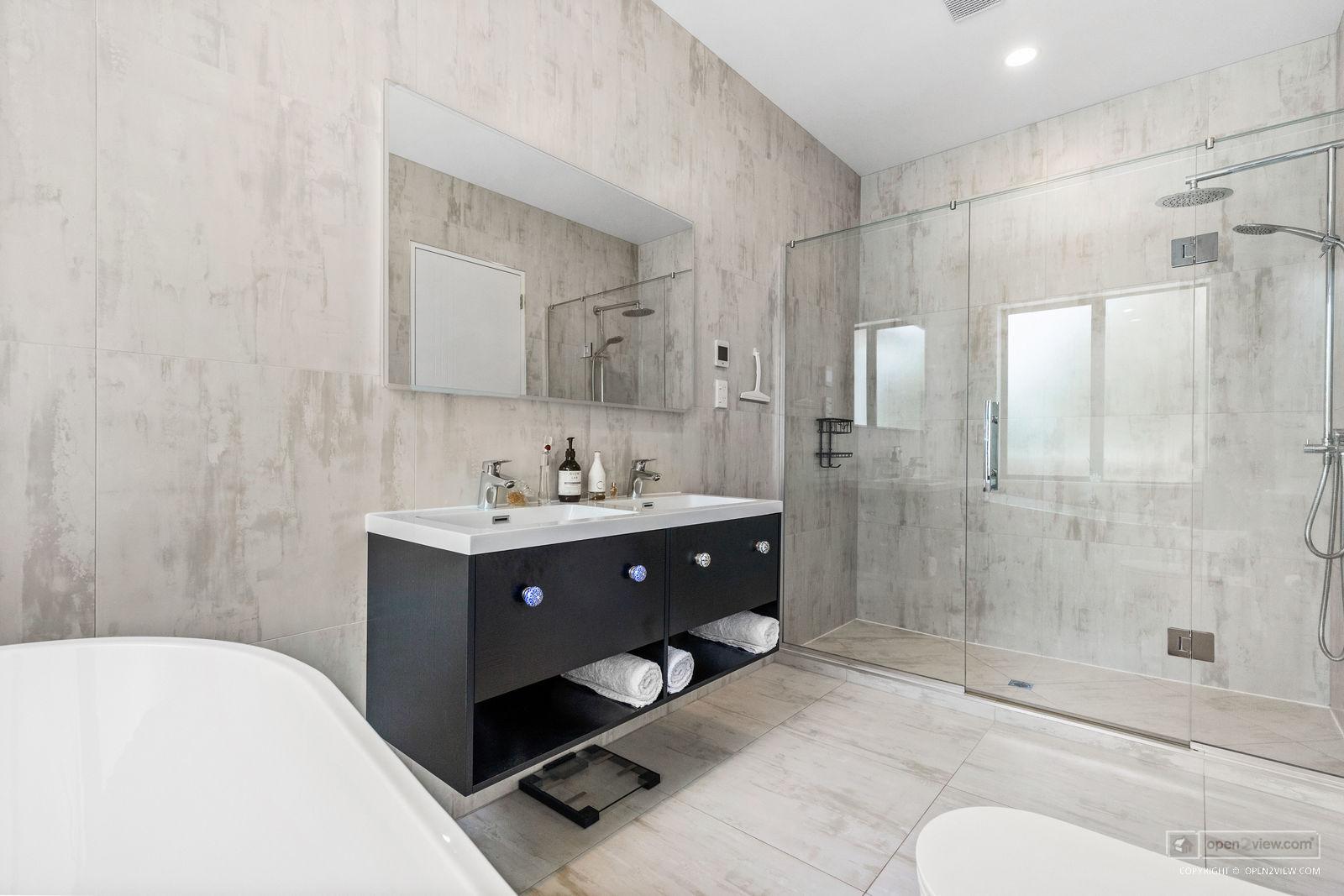 Slider image of 45 Pohutukawa Parade, Auckland