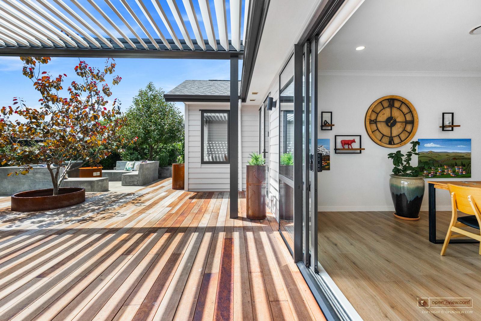 Slider image of 45 Pohutukawa Parade, Auckland