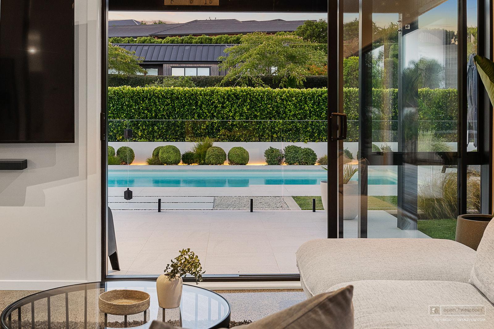 Slider image of 81 Solan Drive, Auckland