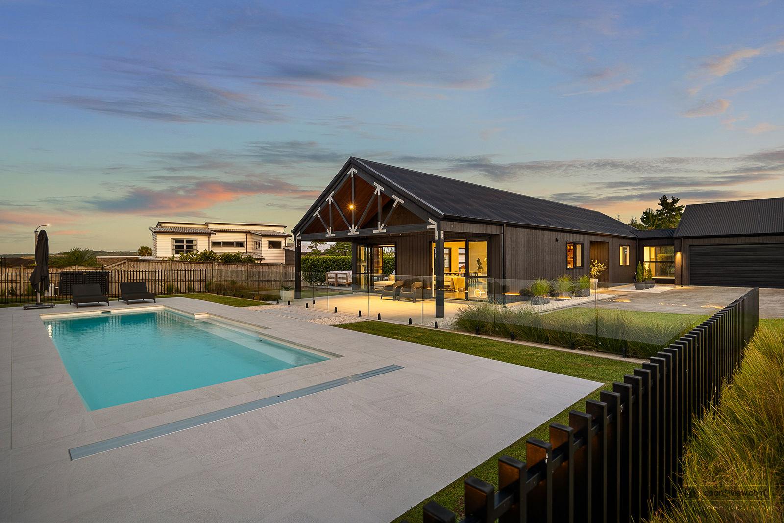 Slider image of 81 Solan Drive, Auckland