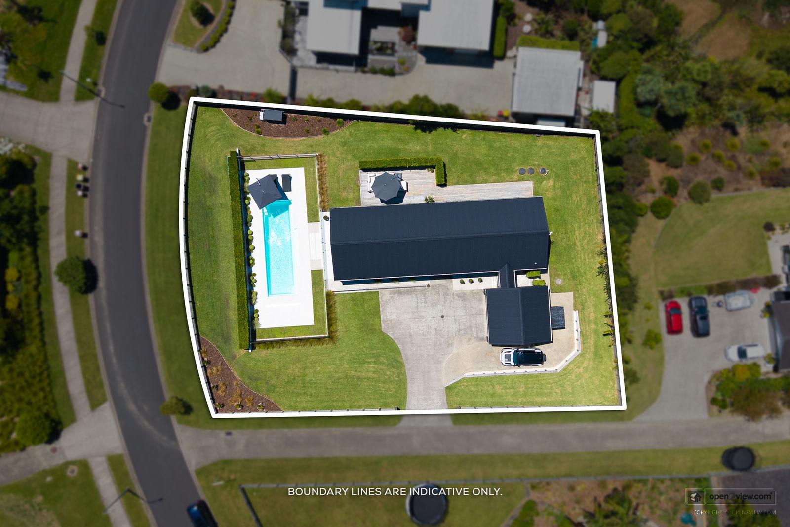Slider image of 81 Solan Drive, Auckland
