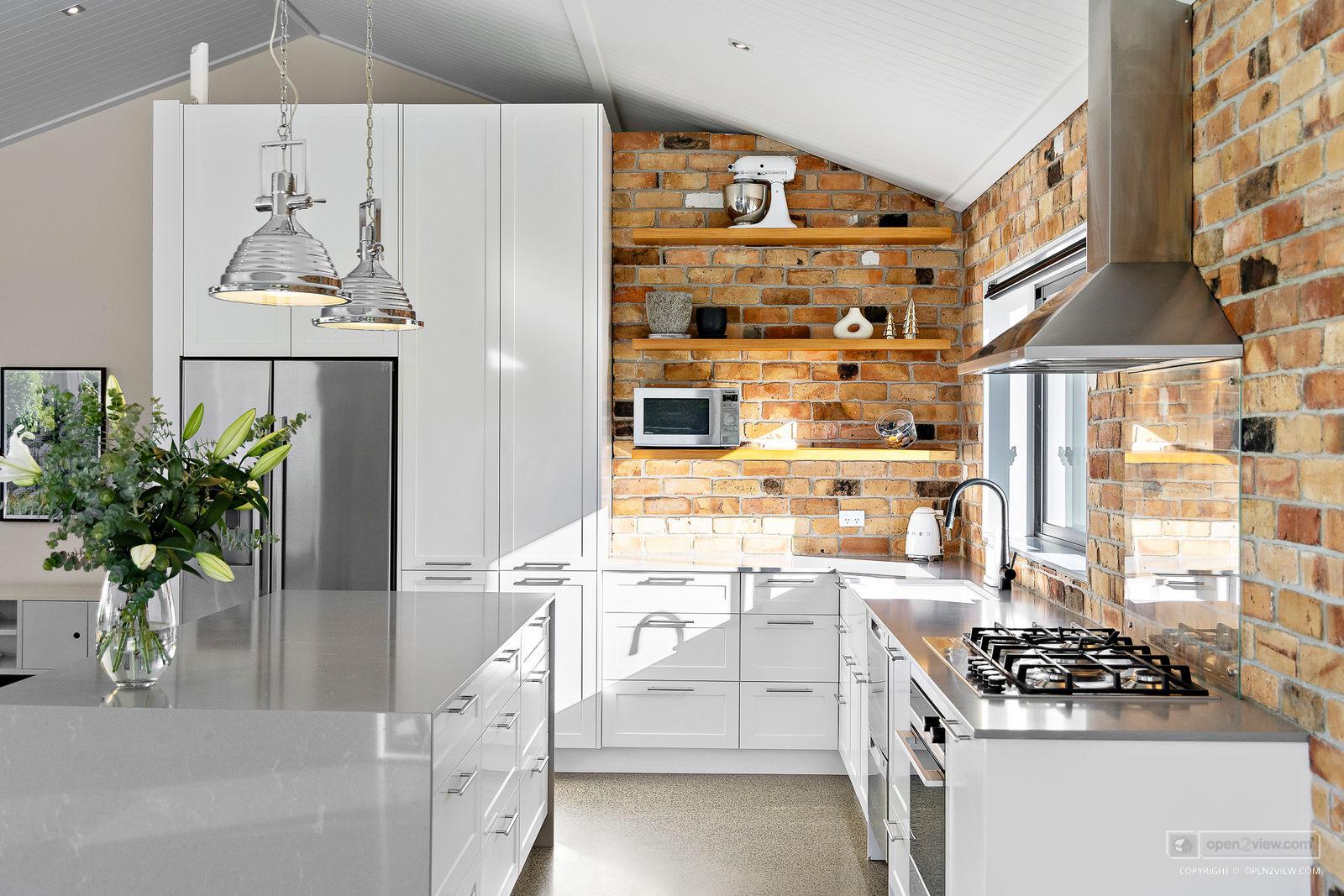 Slider image of 81 Solan Drive, Auckland