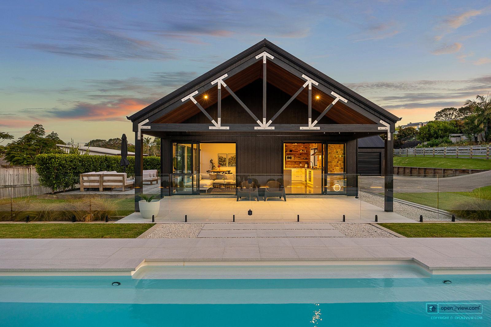 Slider image of 81 Solan Drive, Auckland