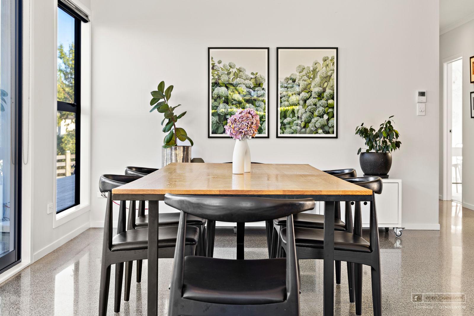 Slider image of 81 Solan Drive, Auckland