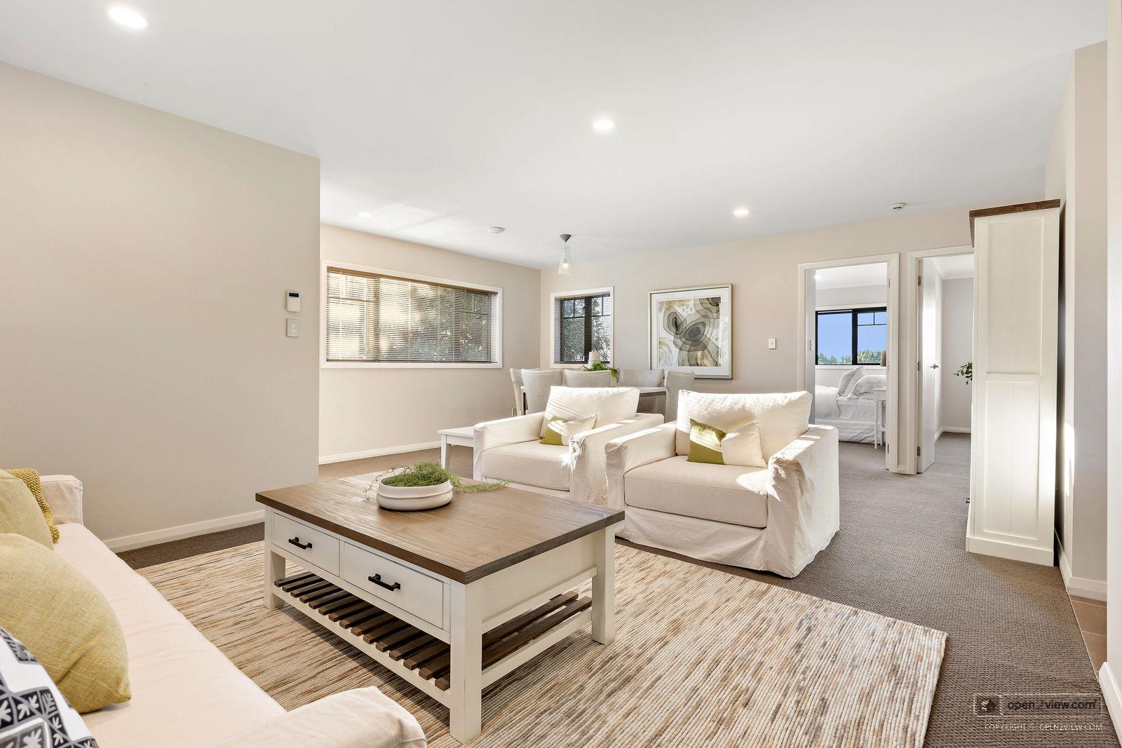 Slider image of 135B Hutchinson Road, Auckland