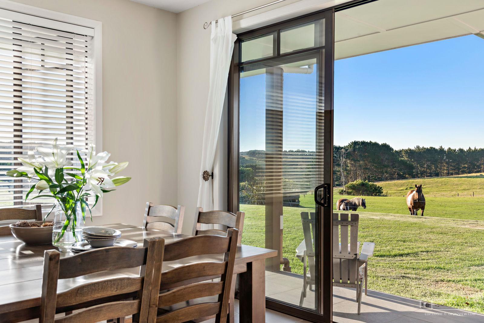 Slider image of 135B Hutchinson Road, Auckland