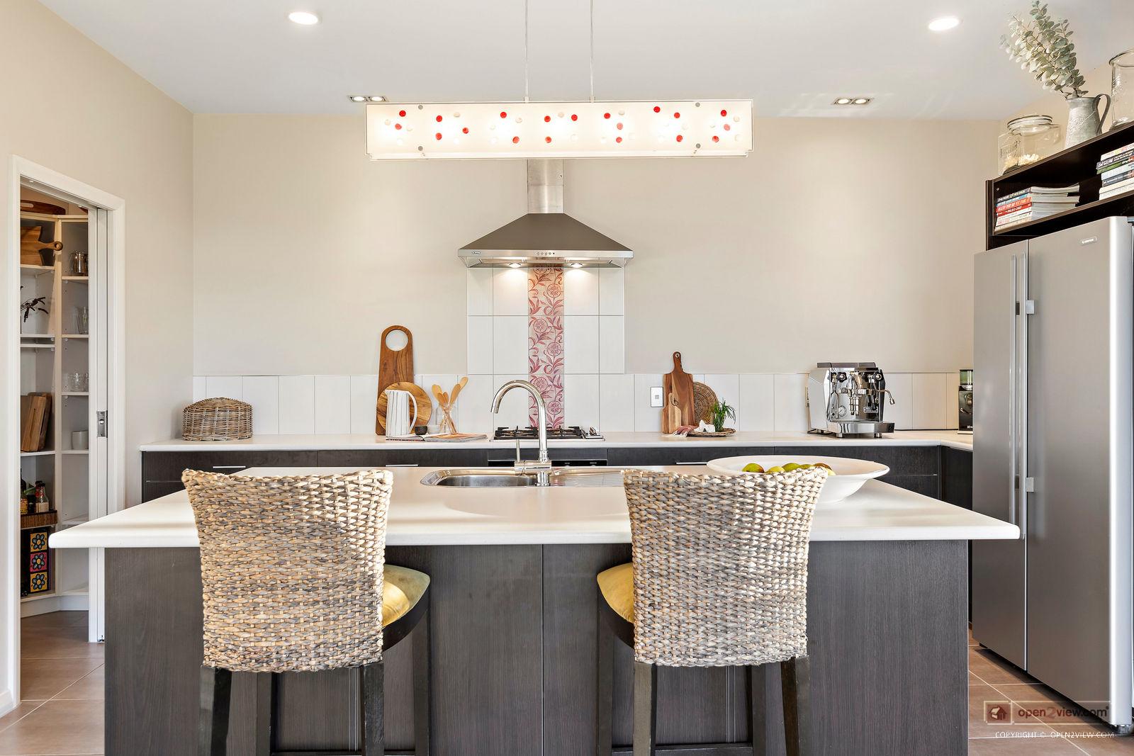 Slider image of 135B Hutchinson Road, Auckland