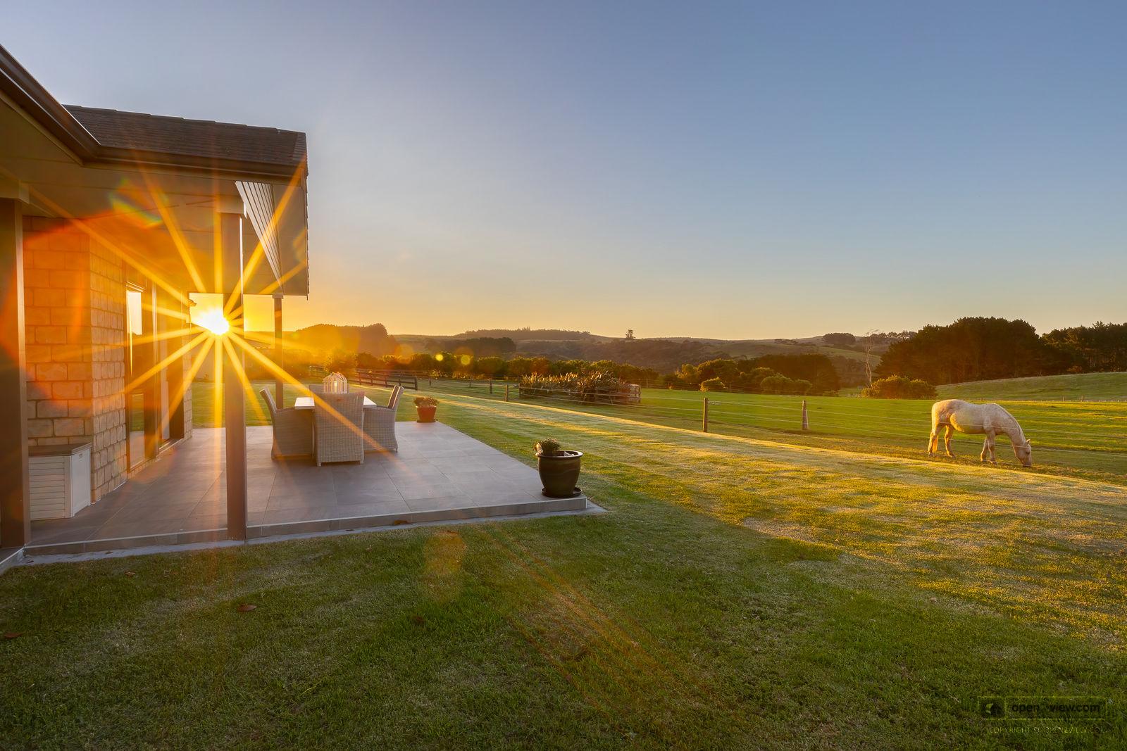 Slider image of 135B Hutchinson Road, Auckland