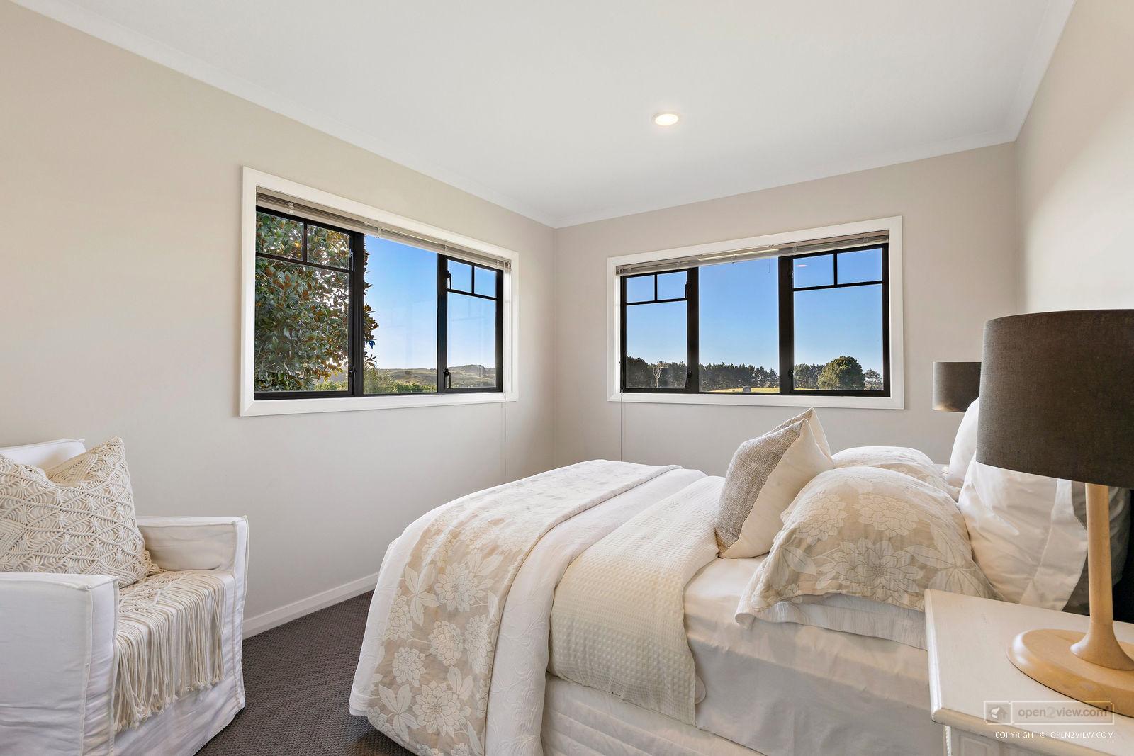 Slider image of 135B Hutchinson Road, Auckland