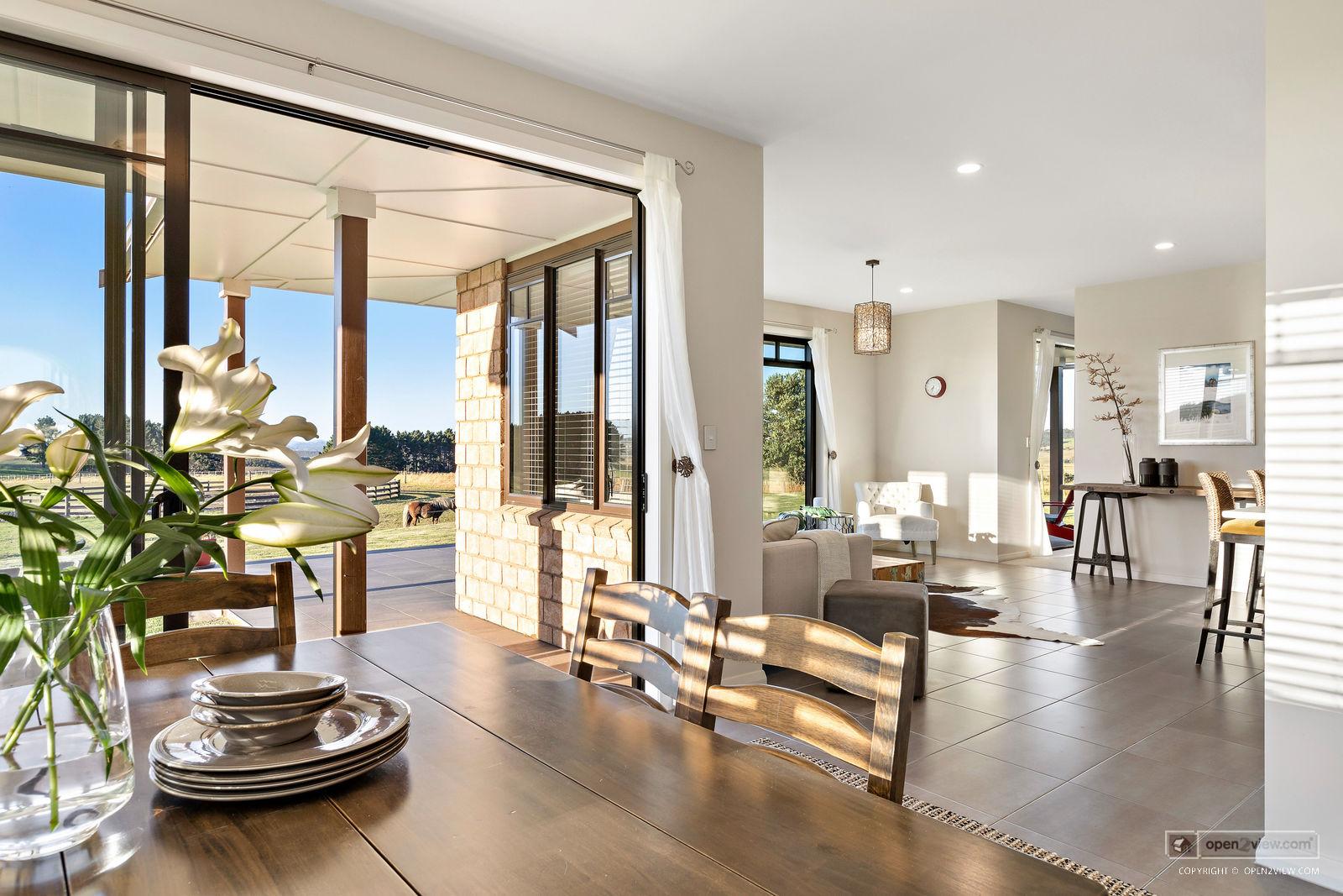 Slider image of 135B Hutchinson Road, Auckland