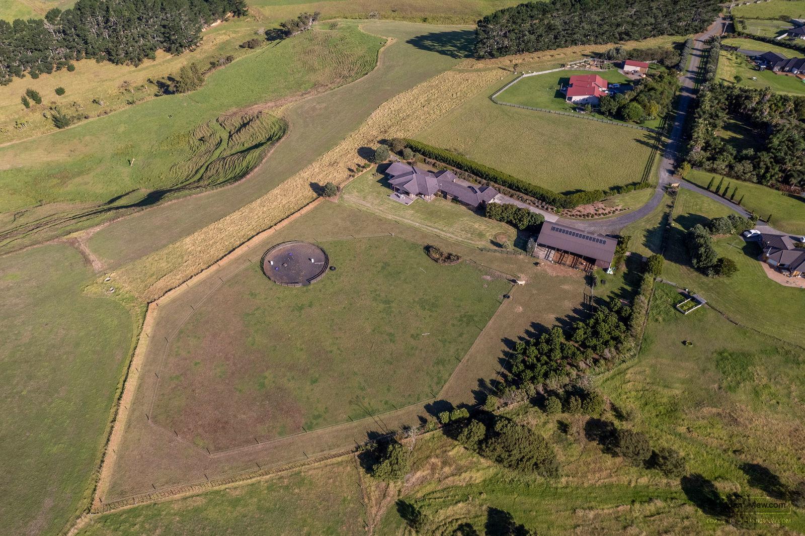 Slider image of 135B Hutchinson Road, Auckland