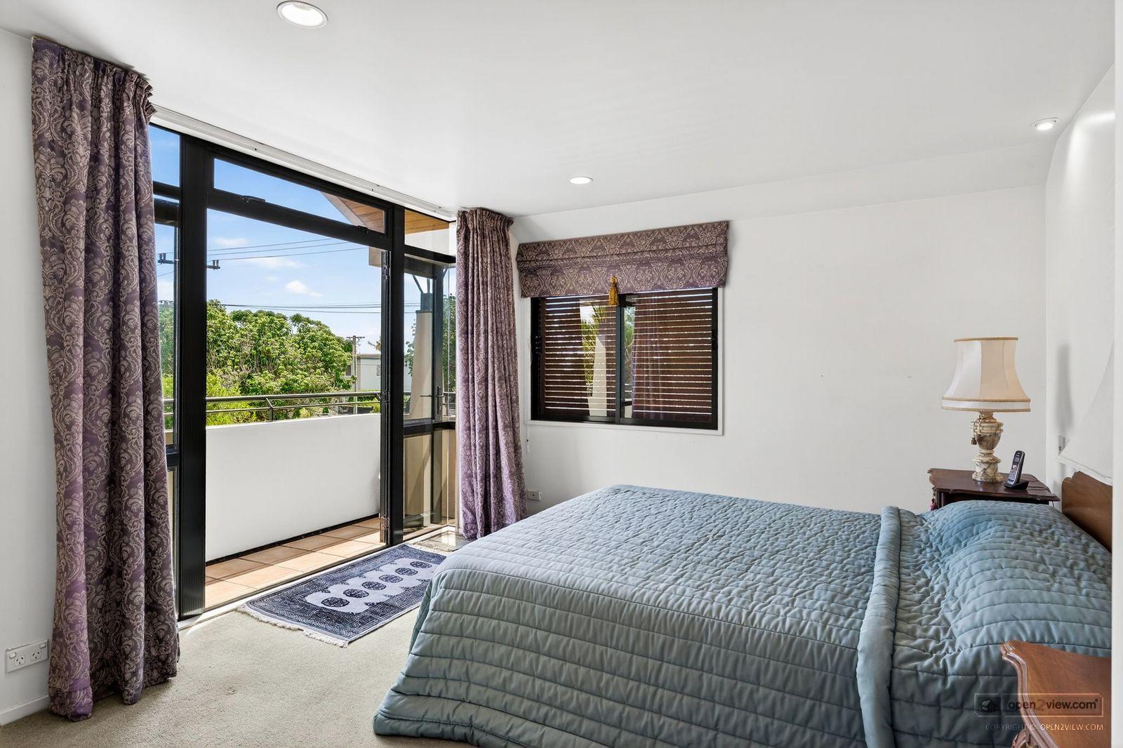 Slider image of 12A Saltburn Road, Auckland