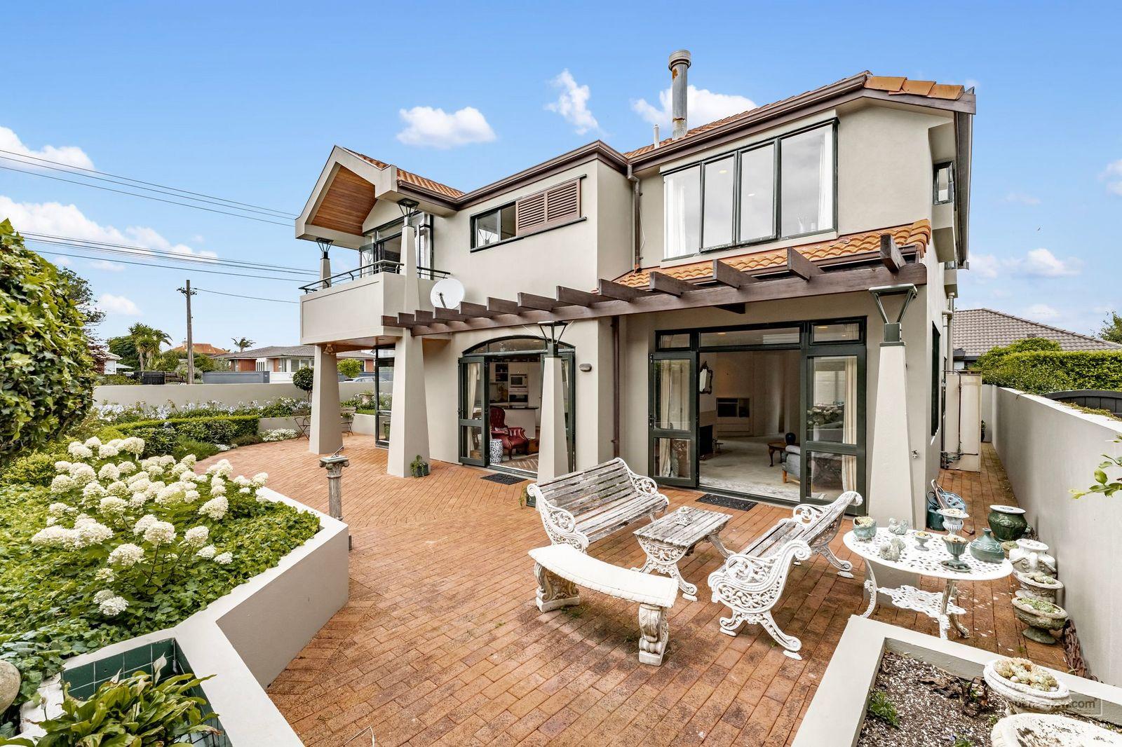 Slider image of 12A Saltburn Road, Auckland