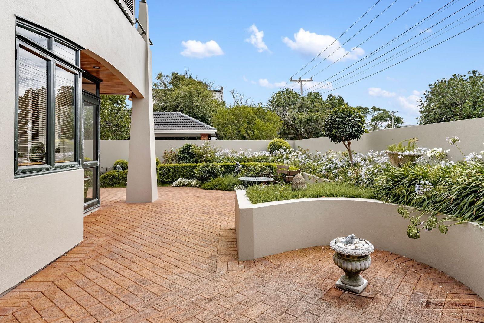 Slider image of 12A Saltburn Road, Auckland
