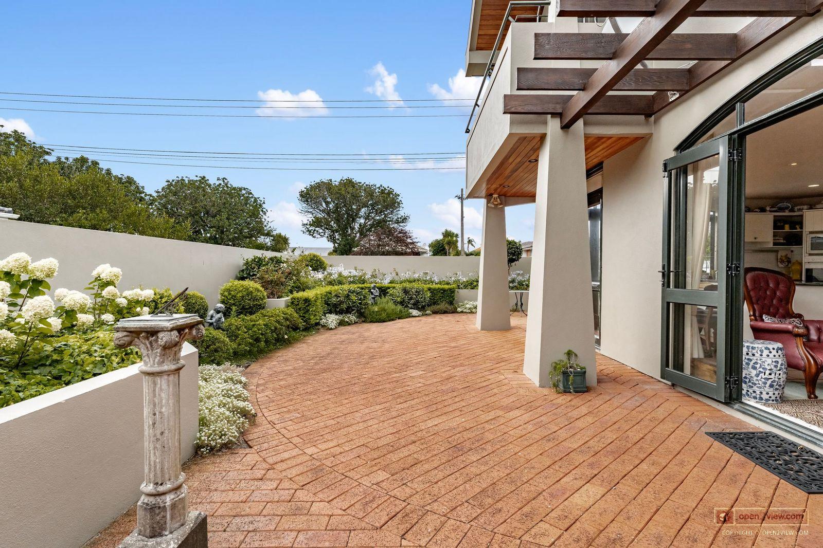 Slider image of 12A Saltburn Road, Auckland