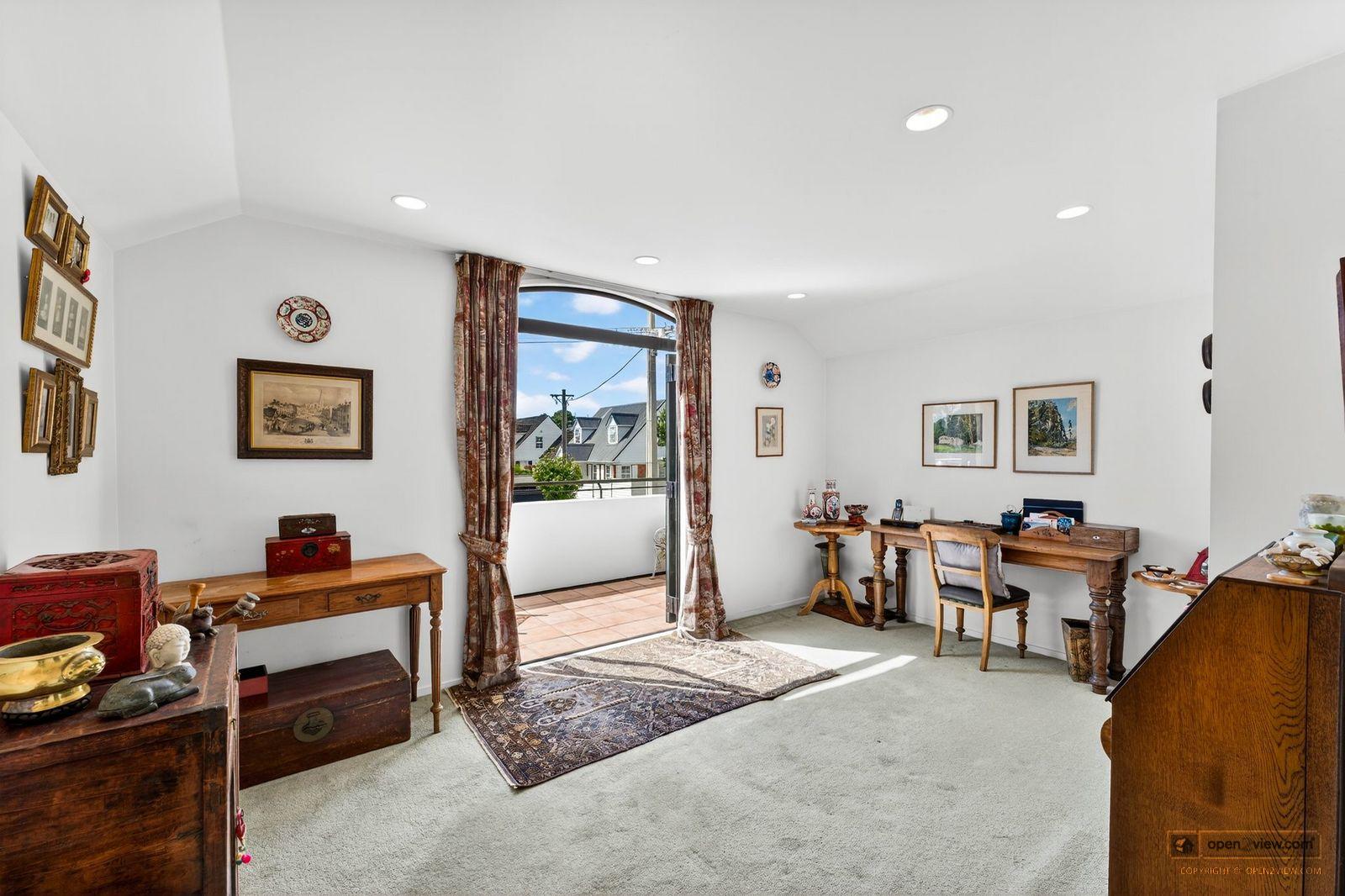 Slider image of 12A Saltburn Road, Auckland