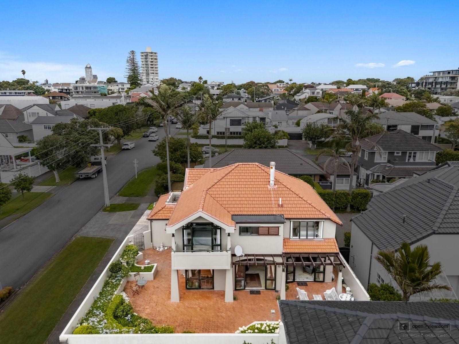 Slider image of 12A Saltburn Road, Auckland