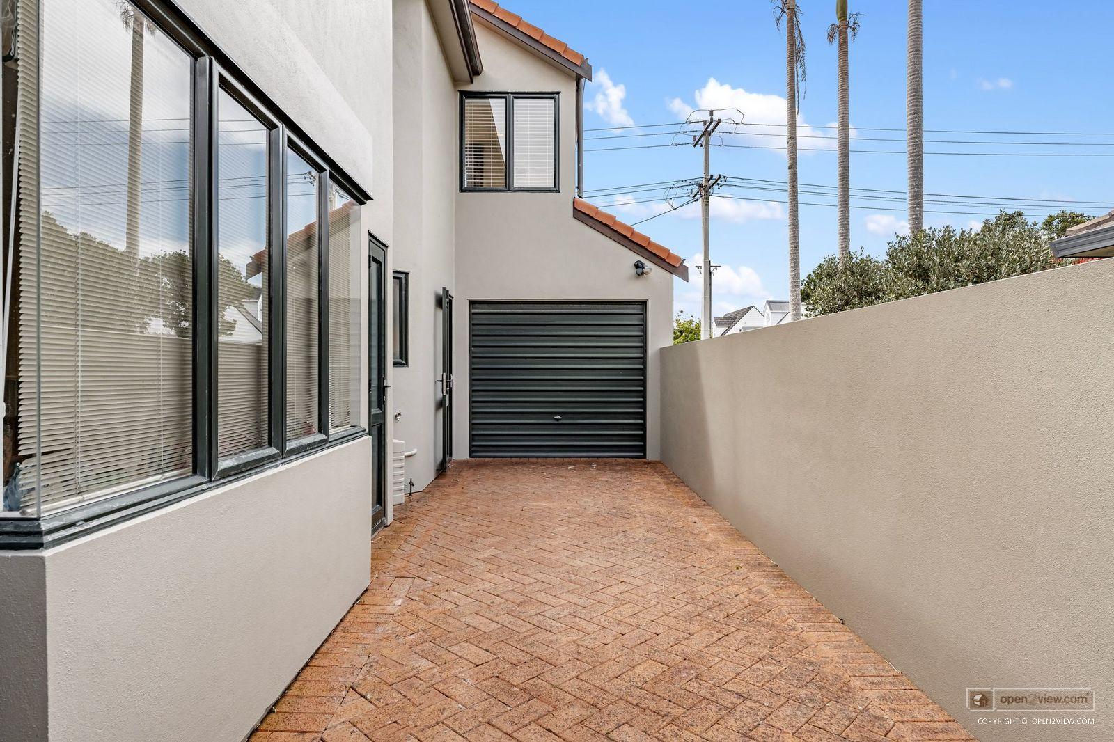 Slider image of 12A Saltburn Road, Auckland