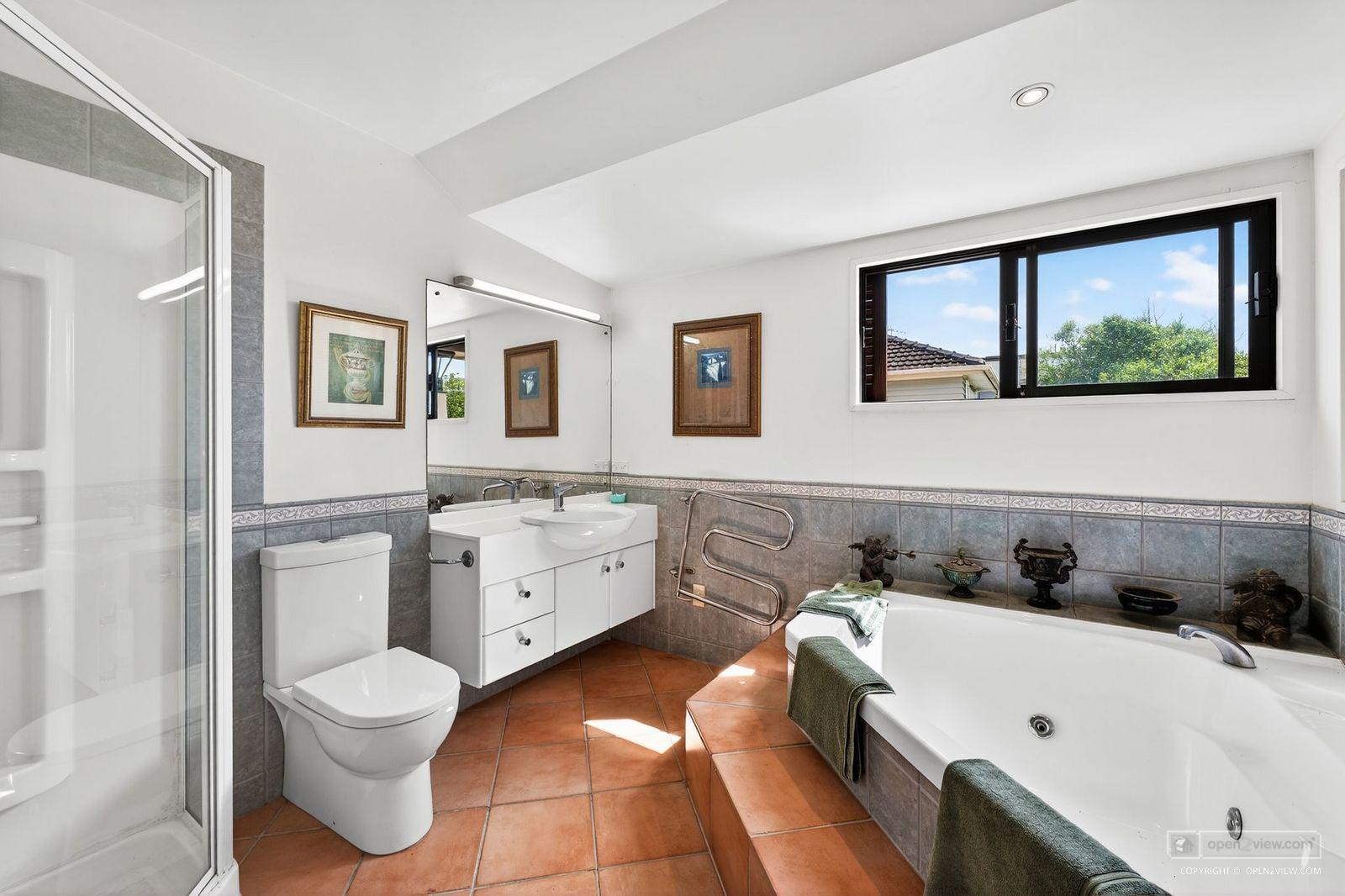 Slider image of 12A Saltburn Road, Auckland