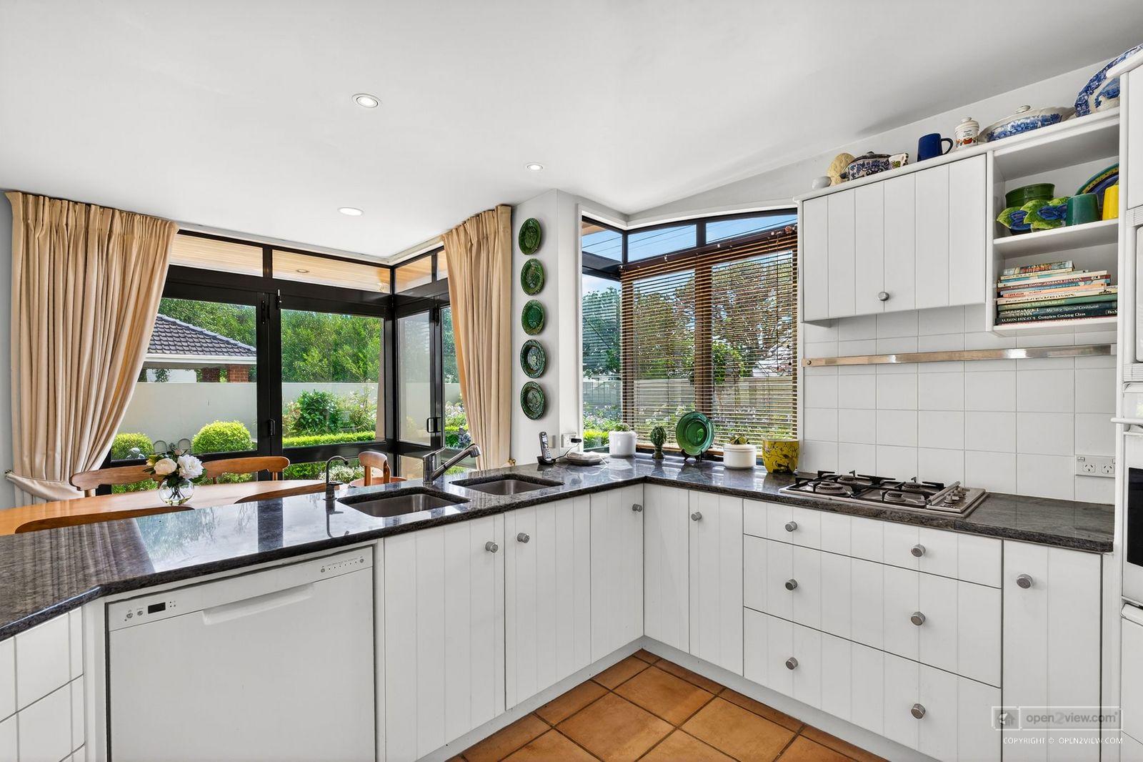 Slider image of 12A Saltburn Road, Auckland