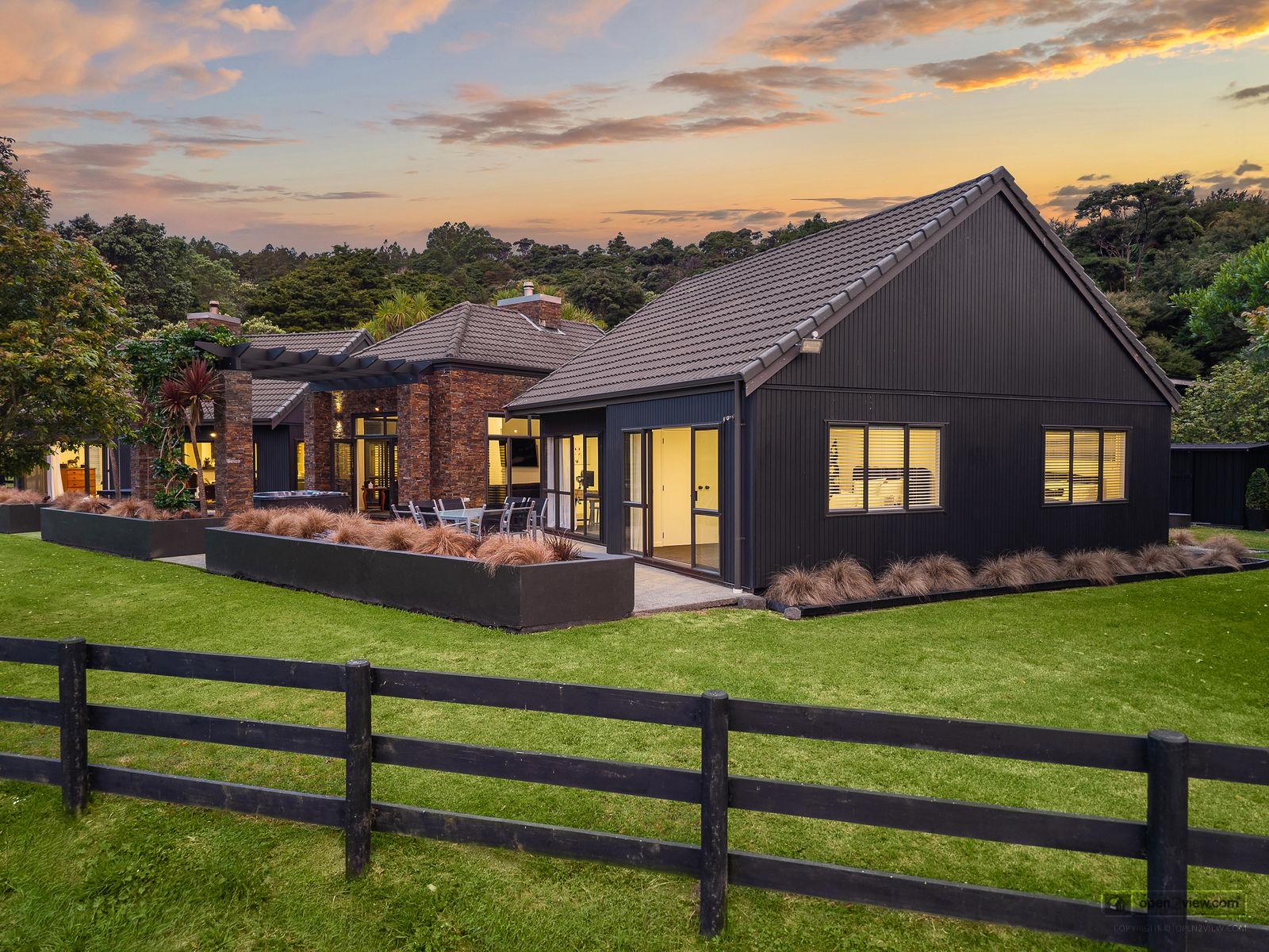 Slider image of 101 Taylor Road, Auckland