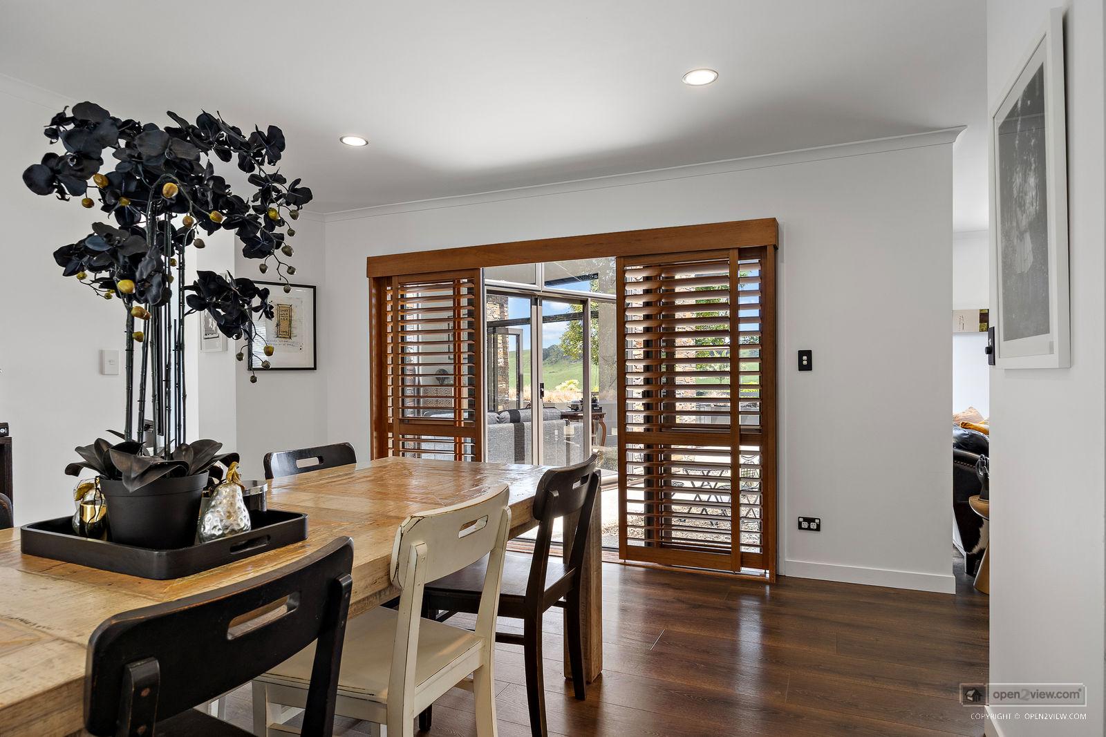 Slider image of 101 Taylor Road, Auckland