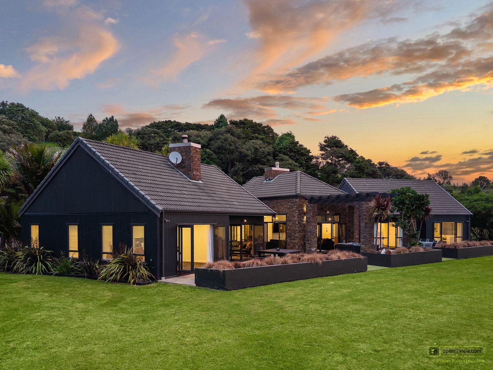 Slider image of 101 Taylor Road, Auckland