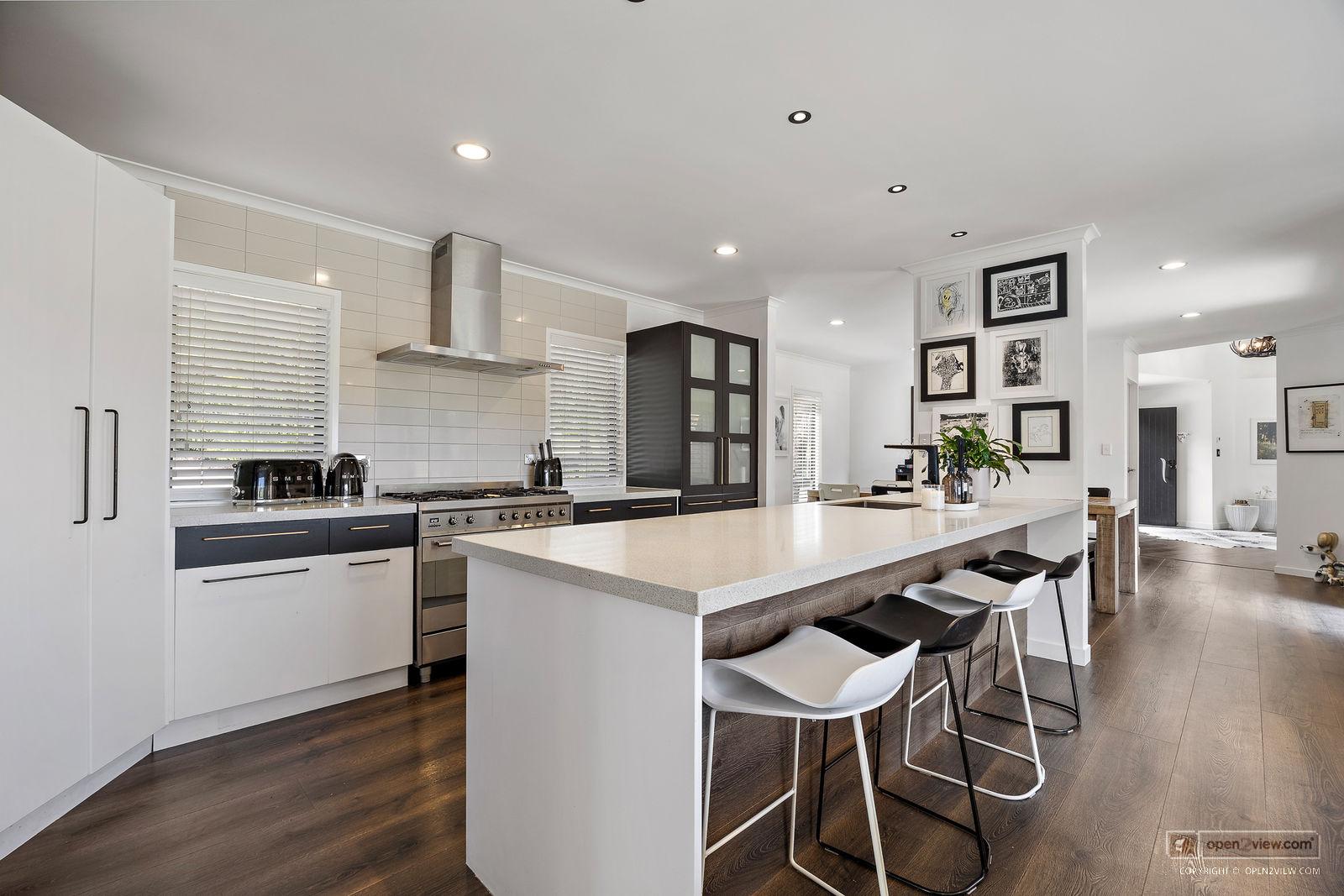 Slider image of 101 Taylor Road, Auckland