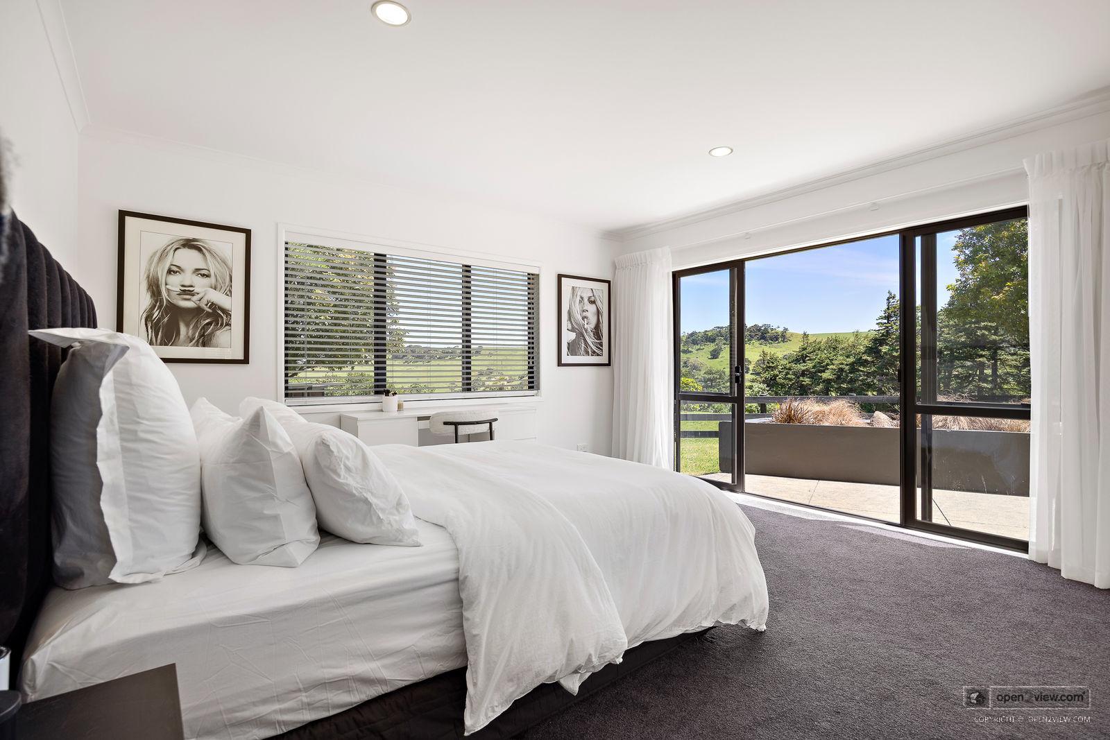 Slider image of 101 Taylor Road, Auckland