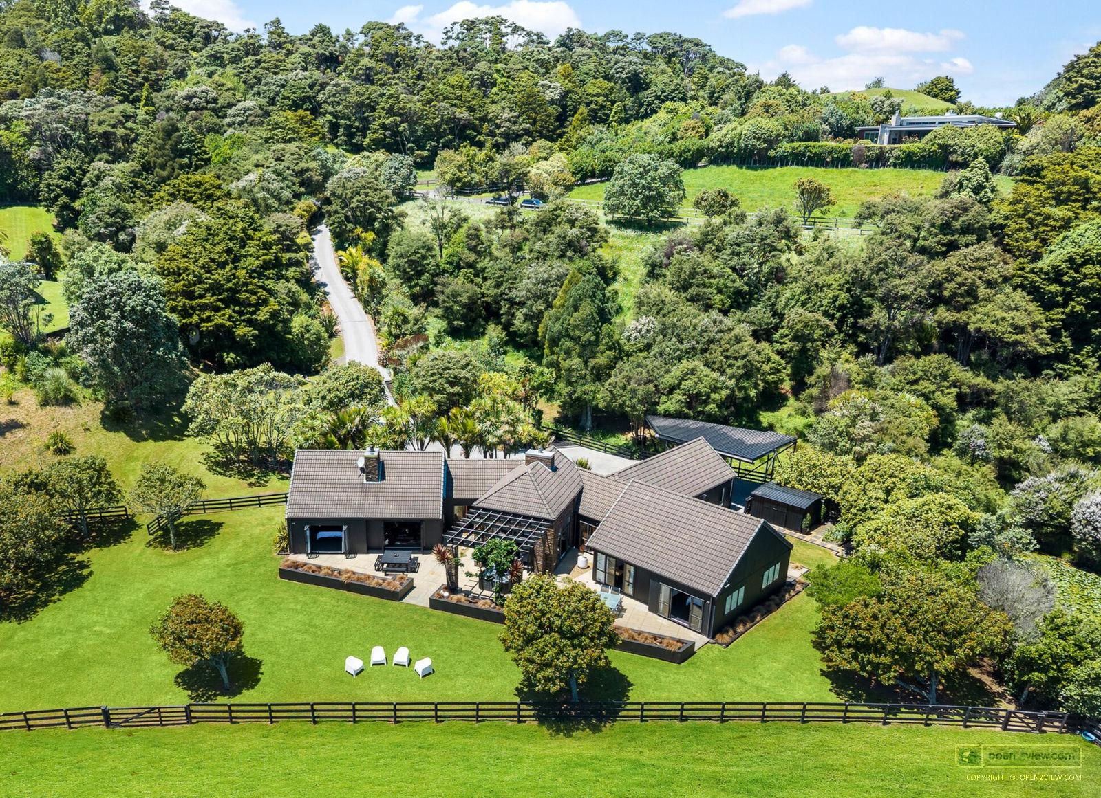 Slider image of 101 Taylor Road, Auckland