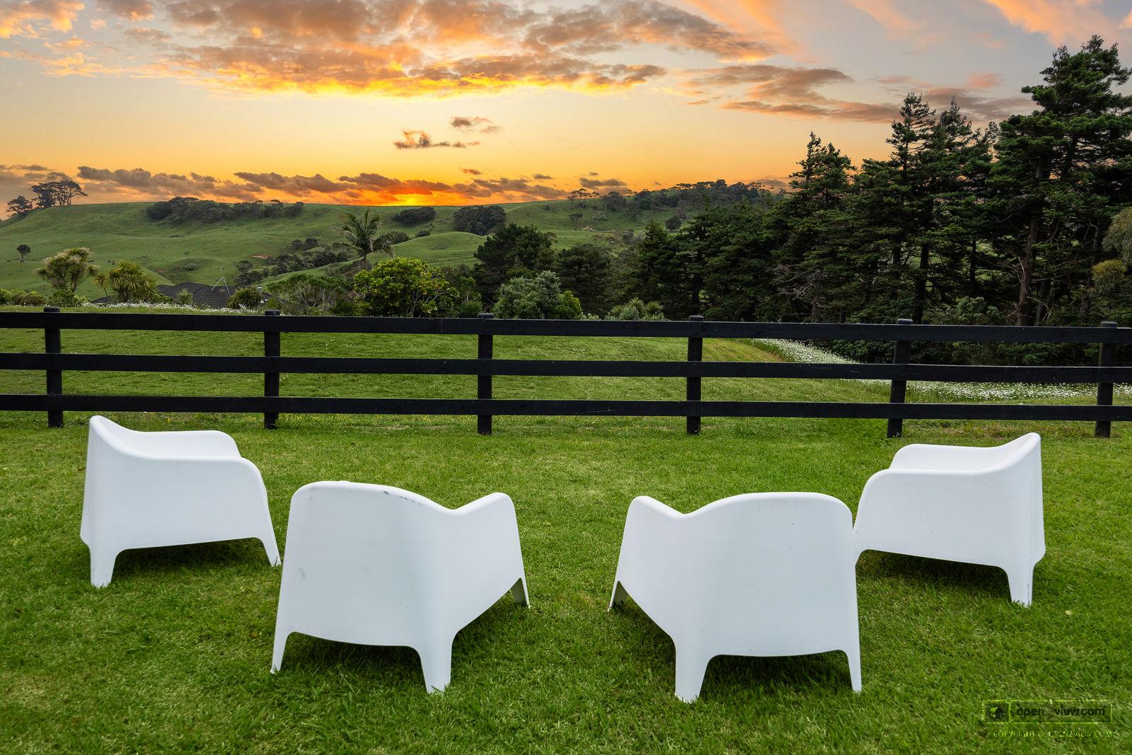 Slider image of 101 Taylor Road, Auckland