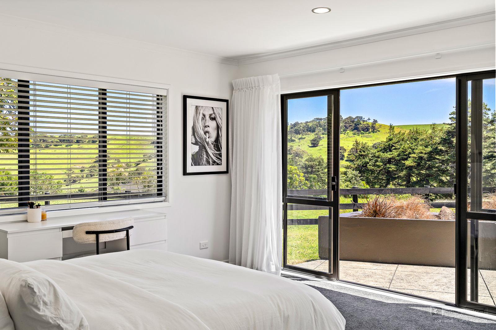 Slider image of 101 Taylor Road, Auckland